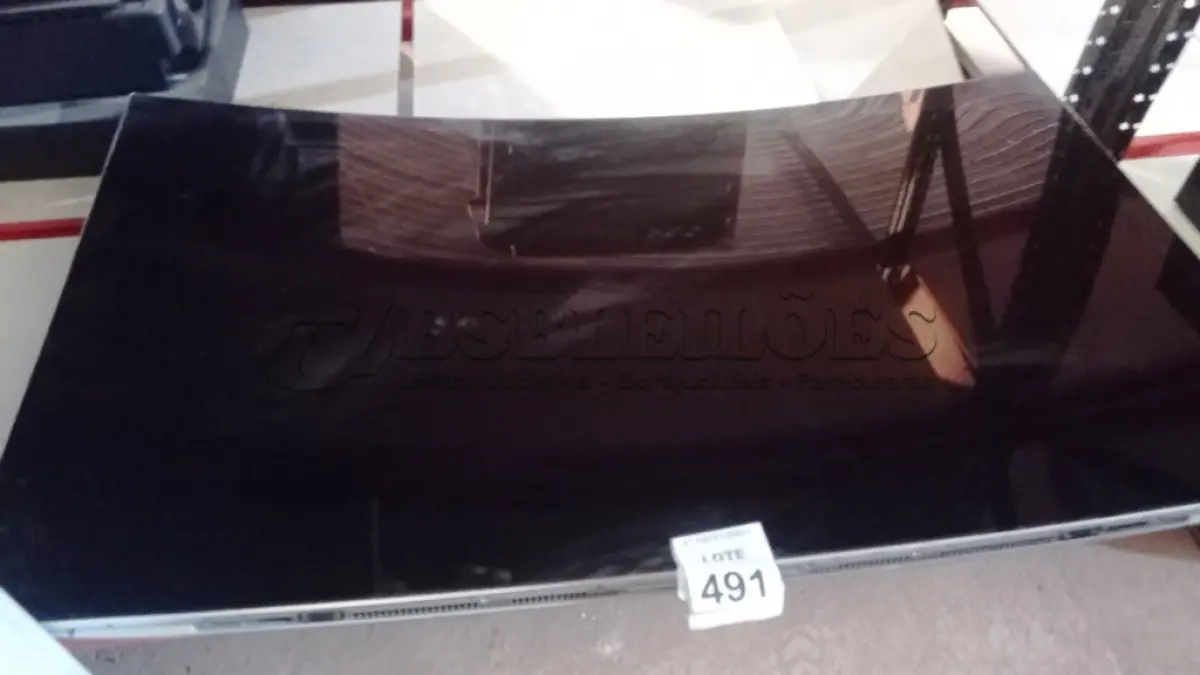 LOTE 491 - 01 TV LCD TELA CURVA 69’’ MARCA SAMSUNG. (NO ESTADO) ATENÇÃO! FAZER A VISITAÇÃO ANTES DE ARREMATAR, NÃO SABEMOS SE FUNCIONA, LEILÃO NÃO TEM GARANTIA E NEM DEVOLUÇÃO, SUJEITO A POSSÍVEIS AVARIAS VISÍVEIS/OCULTAS E/OU AUSÊNCIA DE COMPONENTES.