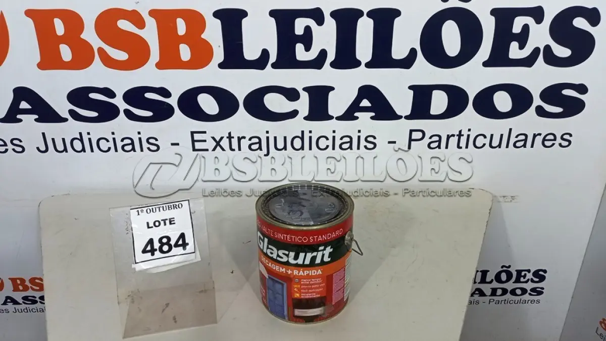 LOTE 484 - 01 LATA DE ESMALTE SINTÉTICO COM 3,6L NA COR BRILHANTE VINHO CHASSIS MARCA GLASURIT. (NO ESTADO) ATENÇÃO! FAZER A VISITAÇÃO ANTES DE ARREMATAR, NÃO SABEMOS SE FUNCIONA, LEILÃO NÃO TEM GARANTIA E NEM DEVOLUÇÃO, SUJEITO A POSSÍVEIS AVARIAS VISÍVEIS/OCULTAS E/OU AUSÊNCIA DE COMPONENTES.