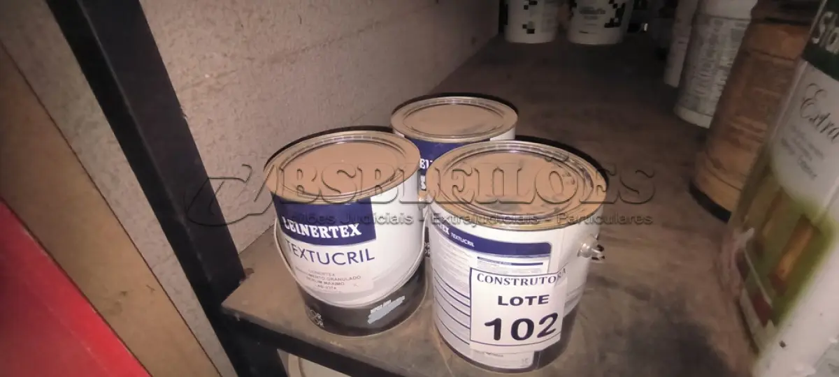 LOTE 102 - 03 LATAS DE REVESTIMENTO GRANULADO 6KG CORES DIVERSAS. (NO ESTADO) ATENÇÃO! FAZER A VISITAÇÃO ANTES DE ARREMATAR, NÃO SABEMOS SE FUNCIONA, LEILÃO NÃO TEM GARANTIA E NEM DEVOLUÇÃO, SUJEITO A POSSÍVEIS AVARIAS VISÍVEIS/OCULTAS E/OU AUSÊNCIA DE COMPONENTES.