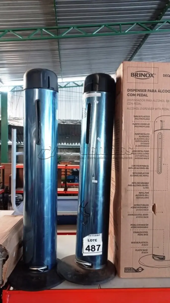 LOTE 487 - 02 DISPENSES PARA ÁLCOOL EM GEL COM PEDAL MARCA BRINOX. (NO ESTADO) ATENÇÃO! FAZER A VISITAÇÃO ANTES DE ARREMATAR, NÃO SABEMOS SE FUNCIONA, LEILÃO NÃO TEM GARANTIA E NEM DEVOLUÇÃO, SUJEITO A POSSÍVEIS AVARIAS VISÍVEIS/OCULTAS E/OU AUSÊNCIA DE COMPONENTES.
