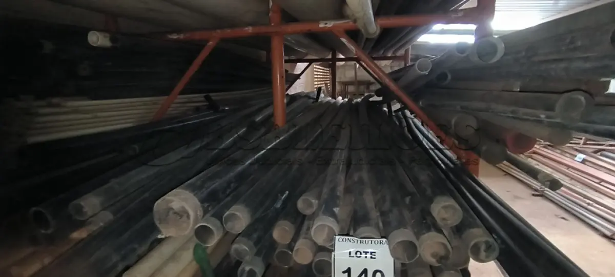 LOTE 140 - 01 LOTE COM CANOS ELETRODUTOS PRETOS TAMANHOS DIVERSOS. (NO ESTADO) ATENÇÃO! FAZER A VISITAÇÃO ANTES DE ARREMATAR, NÃO SABEMOS SE FUNCIONA, LEILÃO NÃO TEM GARANTIA E NEM DEVOLUÇÃO, SUJEITO A POSSÍVEIS AVARIAS VISÍVEIS/OCULTAS E/OU AUSÊNCIA DE COMPONENTES.