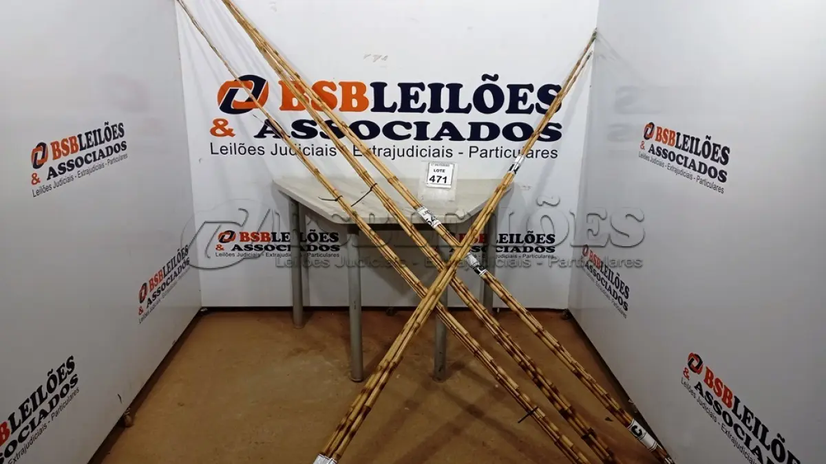 LOTE 471 - 01 LOTE COM VÁRIAS VARAS DE BAMBU. (NO ESTADO) ATENÇÃO! FAZER A VISITAÇÃO ANTES DE ARREMATAR, NÃO SABEMOS SE FUNCIONA, LEILÃO NÃO TEM GARANTIA E NEM DEVOLUÇÃO, SUJEITO A POSSÍVEIS AVARIAS VISÍVEIS/OCULTAS E/OU AUSÊNCIA DE COMPONENTES.