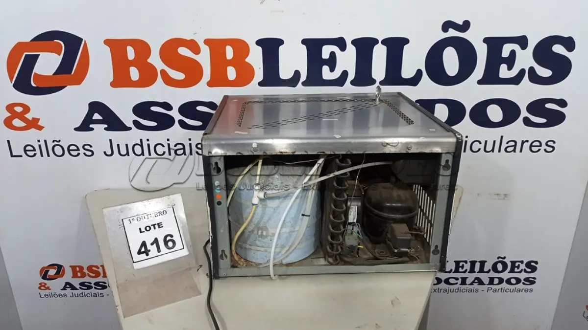 LOTE 416 - 01 BEBEDOURO EM INOX MARCA LÍDER. (NO ESTADO) ATENÇÃO! FAZER A VISITAÇÃO ANTES DE ARREMATAR, NÃO SABEMOS SE FUNCIONA. LEILÃO NÃO TEM GARANTIA E NEM DEVOLUÇÃO, SUJEITO A POSSÍVEIS AVARIAS VISÍVEIS/OCULTAS E/OU AUSÊNCIA DE COMPONENTES.