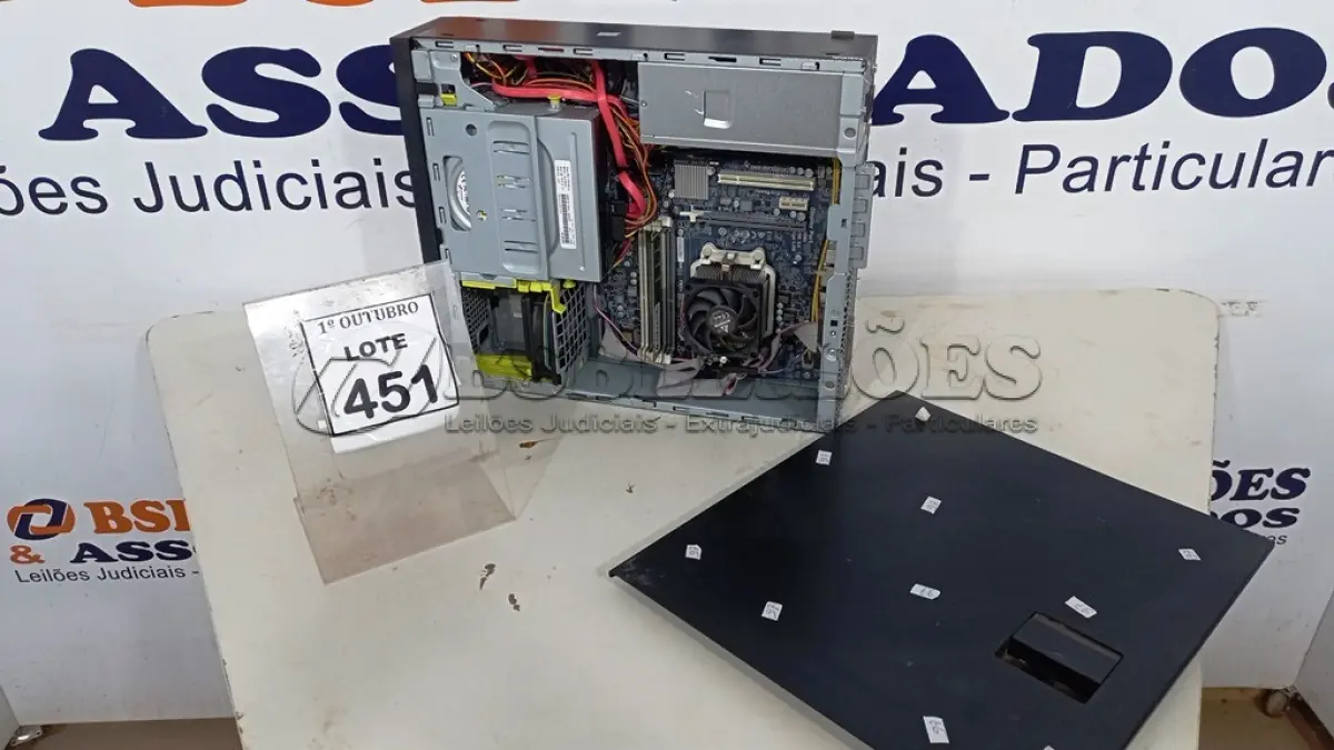LOTE 451 - 01 CPU MARCA POSITIVO COM 8GB MEMÓRIA COM SSD E HD. (NO ESTADO) ATENÇÃO! FAZER A VISITAÇÃO ANTES DE ARREMATAR, NÃO SABEMOS SE FUNCIONA, LEILÃO NÃO TEM GARANTIA E NEM DEVOLUÇÃO, SUJEITO A POSSÍVEIS AVARIAS VISÍVEIS/OCULTAS E/OU AUSÊNCIA DE COMPONENTES.