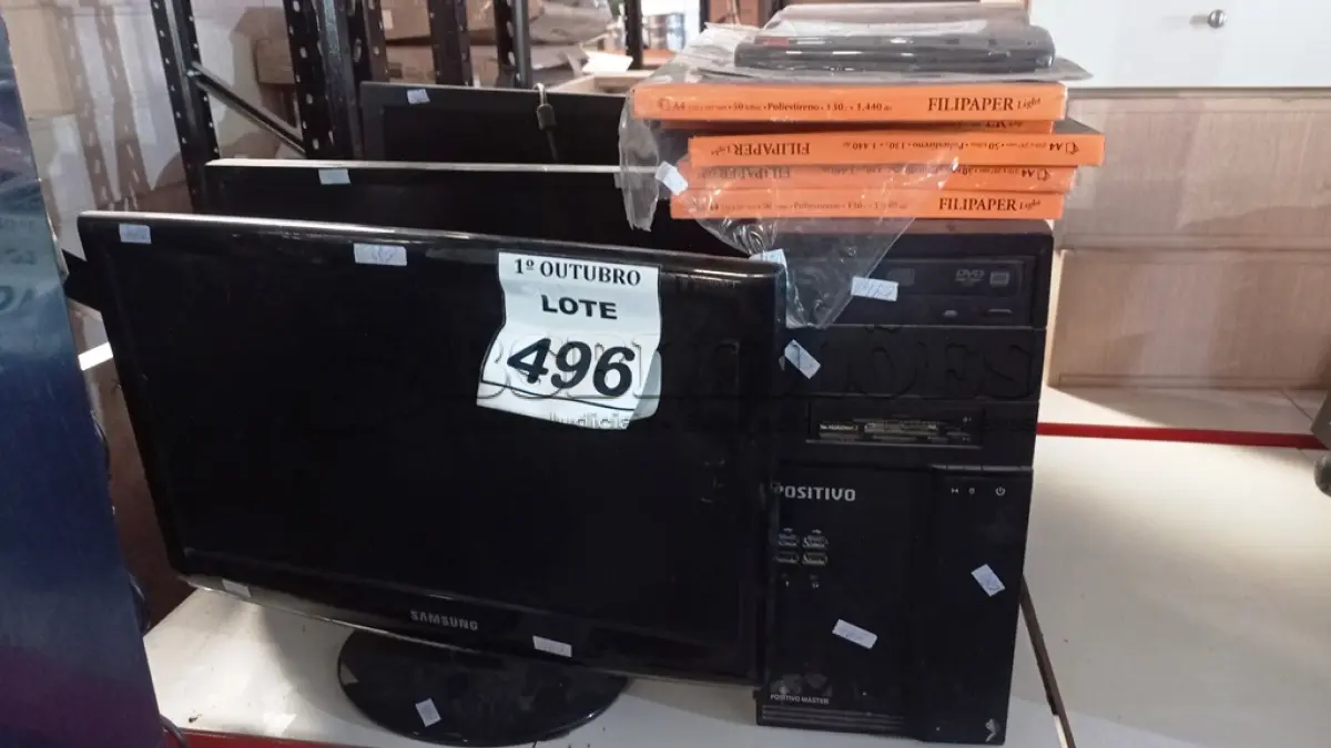 LOTE 496 - 03 MONITORES MARCAS E MODELOS DIVERSOS, 01 CPU MARCA POSITIVO, 05 CAIXAS DE FILME DE POLIESTIRENO E 01 CALCULADORA. (NO ESTADO) ATENÇÃO! FAZER A VISITAÇÃO ANTES DE ARREMATAR, NÃO SABEMOS SE FUNCIONA, LEILÃO NÃO TEM GARANTIA E NEM DEVOLUÇÃO, SUJEITO A POSSÍVEIS AVARIAS VISÍVEIS/OCULTAS E/OU AUSÊNCIA DE COMPONENTES.