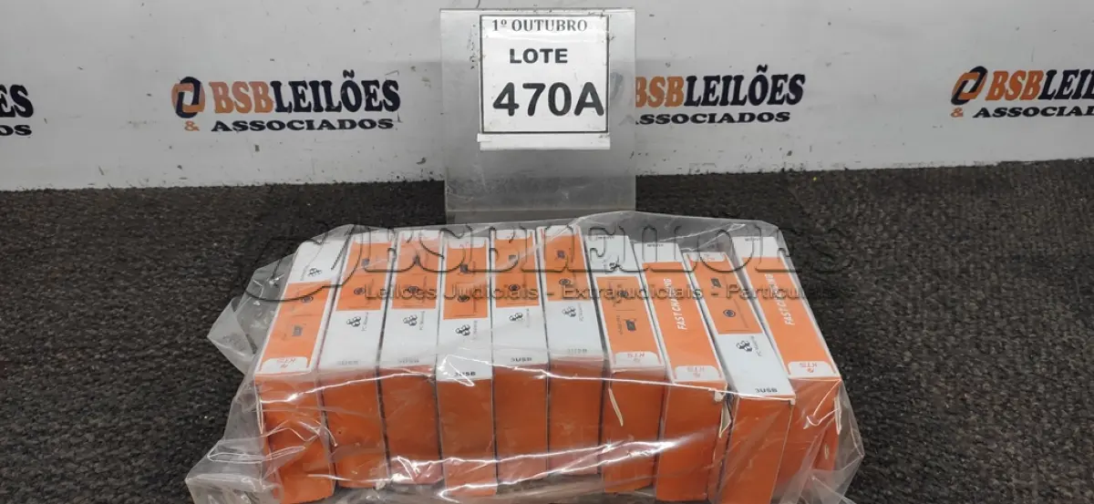 LOTE 470 - 01 LOTE COM VÁRIOS CARREGADORES. (NO ESTADO) ATENÇÃO! FAZER A VISITAÇÃO ANTES DE ARREMATAR, NÃO SABEMOS SE FUNCIONA, LEILÃO NÃO TEM GARANTIA E NEM DEVOLUÇÃO, SUJEITO A POSSÍVEIS AVARIAS VISÍVEIS/OCULTAS E/OU AUSÊNCIA DE COMPONENTES.