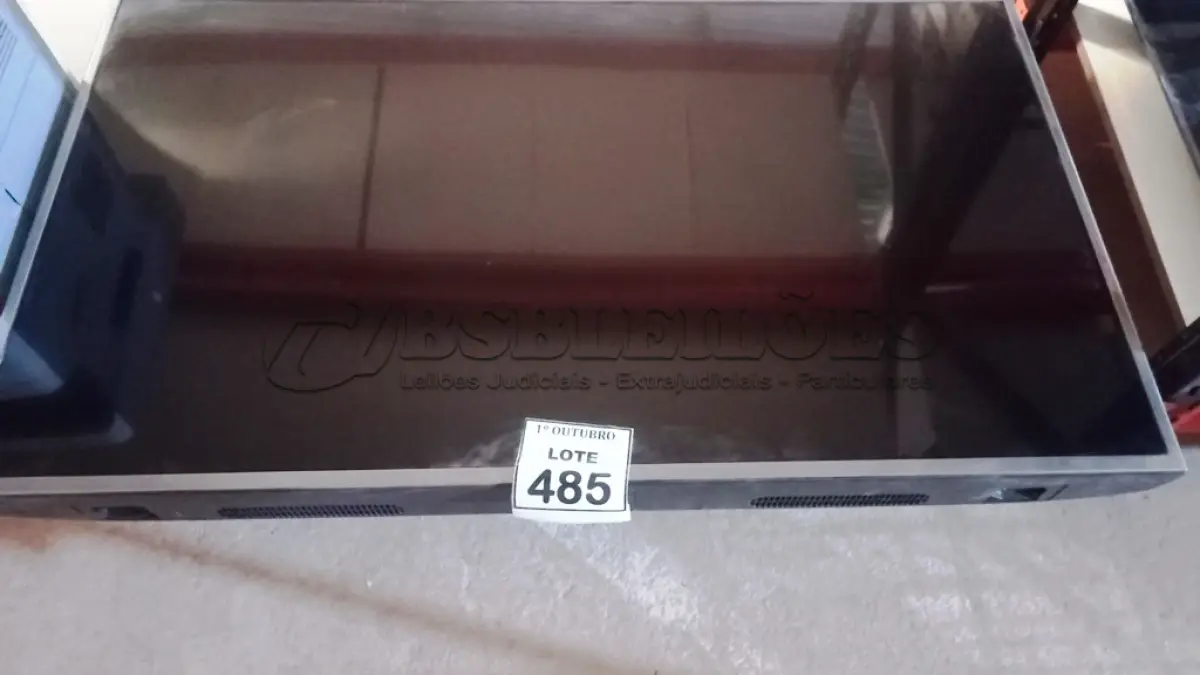 LOTE 485 - 01 TV LCD 49’’ MARCA LG. (NO ESTADO) ATENÇÃO! FAZER A VISITAÇÃO ANTES DE ARREMATAR, NÃO SABEMOS SE FUNCIONA, LEILÃO NÃO TEM GARANTIA E NEM DEVOLUÇÃO, SUJEITO A POSSÍVEIS AVARIAS VISÍVEIS/OCULTAS E/OU AUSÊNCIA DE COMPONENTES.