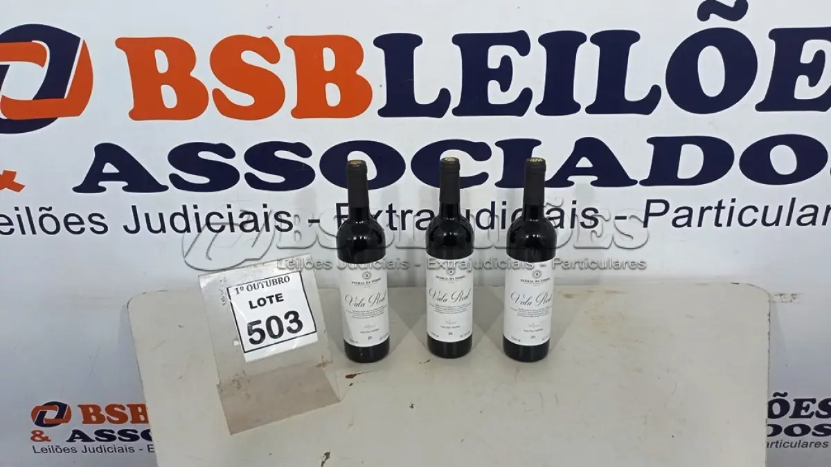 LOTE 503 - 03 GARRAFAS DE VINHO TINTO VALA REAL PORTUGUÊS SAFRA 2019 750ML. (NO ESTADO) ATENÇÃO! FAZER A VISITAÇÃO ANTES DE ARREMATAR, NÃO SABEMOS SE FUNCIONA, LEILÃO NÃO TEM GARANTIA E NEM DEVOLUÇÃO, SUJEITO A POSSÍVEIS AVARIAS VISÍVEIS/OCULTAS E/OU AUSÊNCIA DE COMPONENTES.