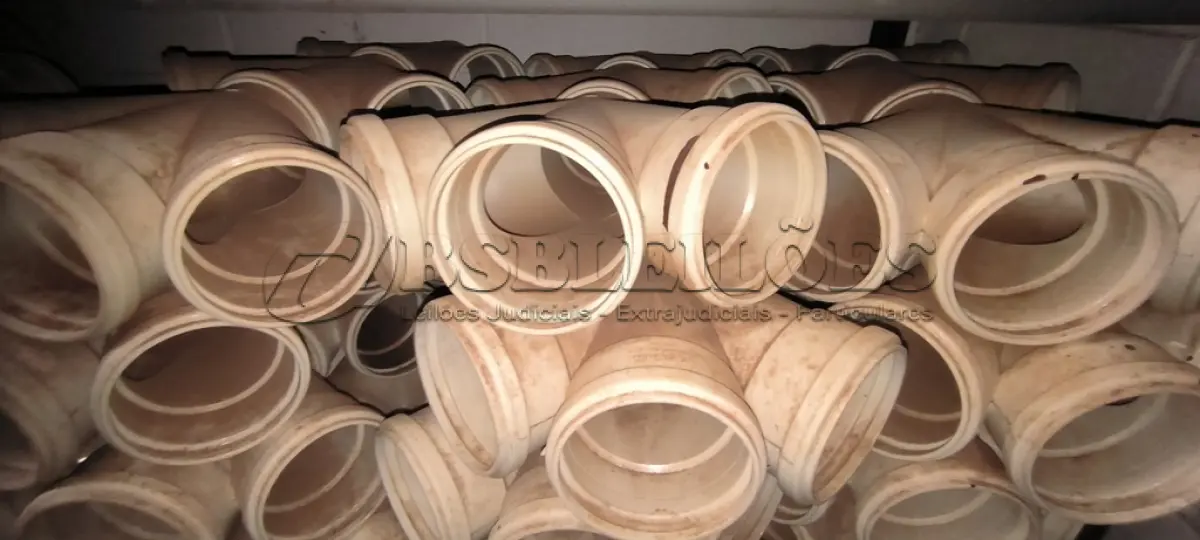 LOTE 361 - 01 LOTE COM JUNÇÃO DUPLA EM PVC PARA ESGOTO 100X100. (NO ESTADO) ATENÇÃO! FAZER A VISITAÇÃO ANTES DE ARREMATAR, NÃO SABEMOS SE FUNCIONA, LEILÃO NÃO TEM GARANTIA E NEM DEVOLUÇÃO, SUJEITO A POSSÍVEIS AVARIAS VISÍVEIS/OCULTAS E/OU AUSÊNCIA DE COMPONENTES.