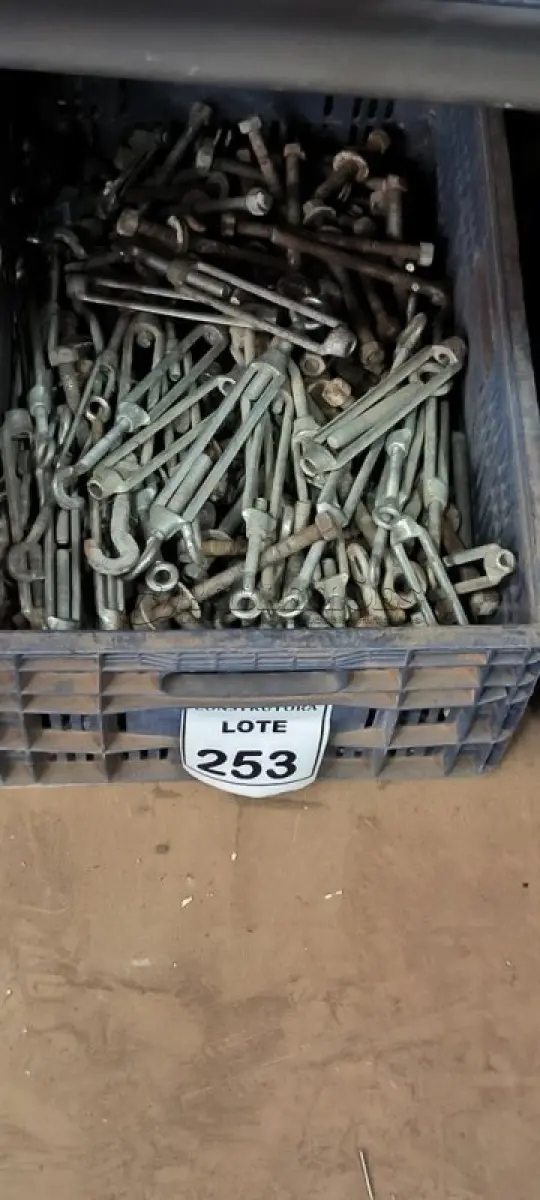 LOTE 253 - 01 LOTE COM ESTICADORES PARA CABOS. (CAIXA ORGANIZADORA NAO INCLUSA) (NO ESTADO) ATENÇÃO! FAZER A VISITAÇÃO ANTES DE ARREMATAR, NÃO SABEMOS SE FUNCIONA, LEILÃO NÃO TEM GARANTIA E NEM DEVOLUÇÃO, SUJEITO A POSSÍVEIS AVARIAS VISÍVEIS/OCULTAS E/OU AUSÊNCIA DE COMPONENTES.