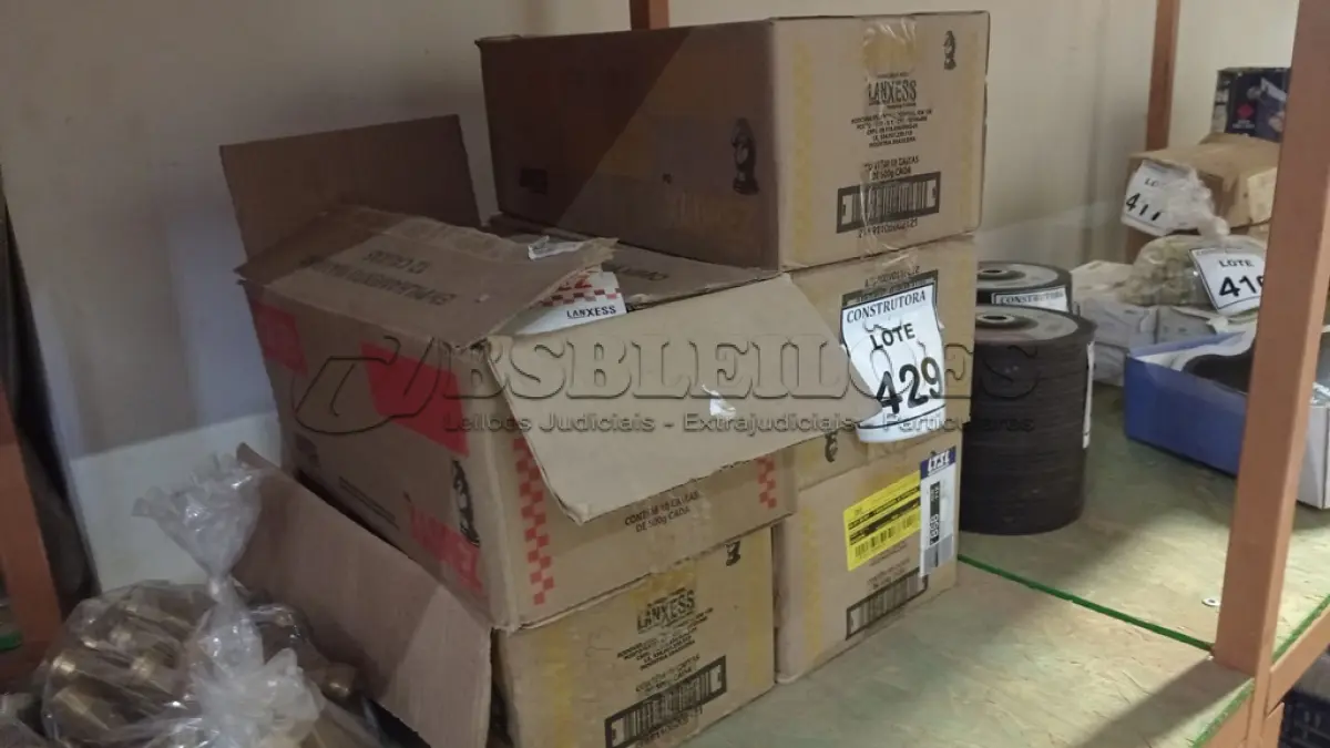 LOTE 429 - 01 LOTE COM XADREZ EM PÓ VERMELHO E AMARELO. (NO ESTADO) ATENÇÃO! FAZER A VISITAÇÃO ANTES DE ARREMATAR, NÃO SABEMOS SE FUNCIONA, LEILÃO NÃO TEM GARANTIA E NEM DEVOLUÇÃO, SUJEITO A POSSÍVEIS AVARIAS VISÍVEIS/OCULTAS E/OU AUSÊNCIA DE COMPONENTES.