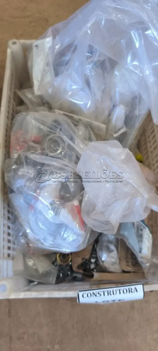 LOTE 227 - 01 LOTE COM PORCAS,ARRUELAS E LUVAS PARA ELETRODUTOS. (CAIXA ORGANIZADORA NAO INCLUSA) (NO ESTADO) ATENÇÃO! FAZER A VISITAÇÃO ANTES DE ARREMATAR, NÃO SABEMOS SE FUNCIONA, LEILÃO NÃO TEM GARANTIA E NEM DEVOLUÇÃO, SUJEITO A POSSÍVEIS AVARIAS VISÍVEIS/OCULTAS E/OU AUSÊNCIA DE COMPONENTES.