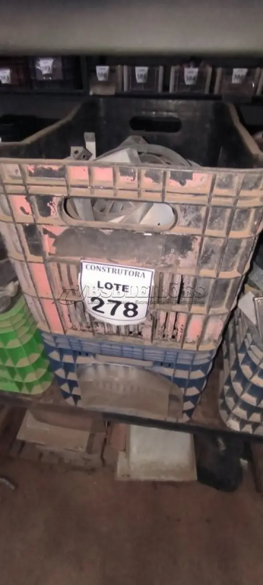 LOTE 278 - 01 LOTE COM ABRAÇADEIRAS TIPO GOTA. (CAIXA ORGANIZADORA NAO INCLUSA) (NO ESTADO) ATENÇÃO! FAZER A VISITAÇÃO ANTES DE ARREMATAR, NÃO SABEMOS SE FUNCIONA, LEILÃO NÃO TEM GARANTIA E NEM DEVOLUÇÃO, SUJEITO A POSSÍVEIS AVARIAS VISÍVEIS/OCULTAS E/OU AUSÊNCIA DE COMPONENTES.