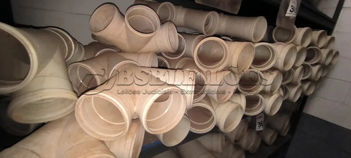 LOTE 361 - 01 LOTE COM JUNÇÃO DUPLA EM PVC PARA ESGOTO 100X100. (NO ESTADO) ATENÇÃO! FAZER A VISITAÇÃO ANTES DE ARREMATAR, NÃO SABEMOS SE FUNCIONA, LEILÃO NÃO TEM GARANTIA E NEM DEVOLUÇÃO, SUJEITO A POSSÍVEIS AVARIAS VISÍVEIS/OCULTAS E/OU AUSÊNCIA DE COMPONENTES.