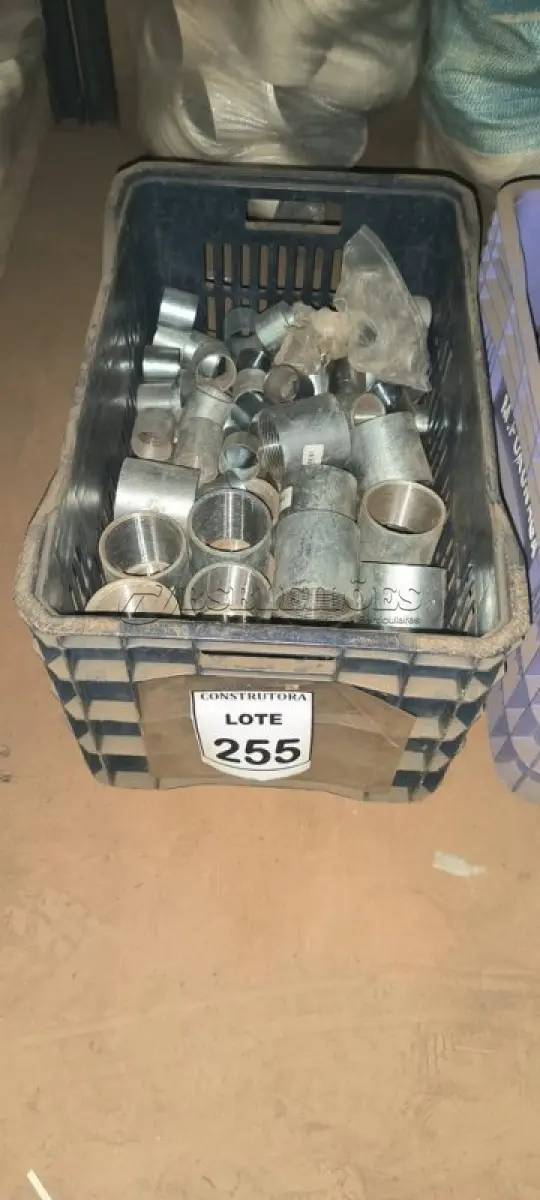 LOTE 255 - 01 LOTE COM LUVAS DE ELETRODUTO ZINCADO. (CAIXA ORGANIZADORA NAO INCLUSA) (NO ESTADO) ATENÇÃO! FAZER A VISITAÇÃO ANTES DE ARREMATAR, NÃO SABEMOS SE FUNCIONA, LEILÃO NÃO TEM GARANTIA E NEM DEVOLUÇÃO, SUJEITO A POSSÍVEIS AVARIAS VISÍVEIS/OCULTAS E/OU AUSÊNCIA DE COMPONENTES.
