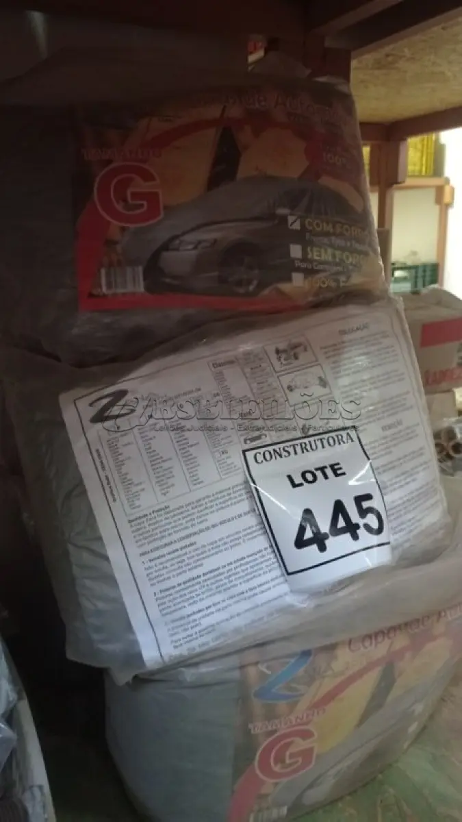LOTE 445 - 05 CAPAS DE AUTOMÓVEIS. (NO ESTADO) ATENÇÃO! FAZER A VISITAÇÃO ANTES DE ARREMATAR, NÃO SABEMOS SE FUNCIONA, LEILÃO NÃO TEM GARANTIA E NEM DEVOLUÇÃO, SUJEITO A POSSÍVEIS AVARIAS VISÍVEIS/OCULTAS E/OU AUSÊNCIA DE COMPONENTES.
