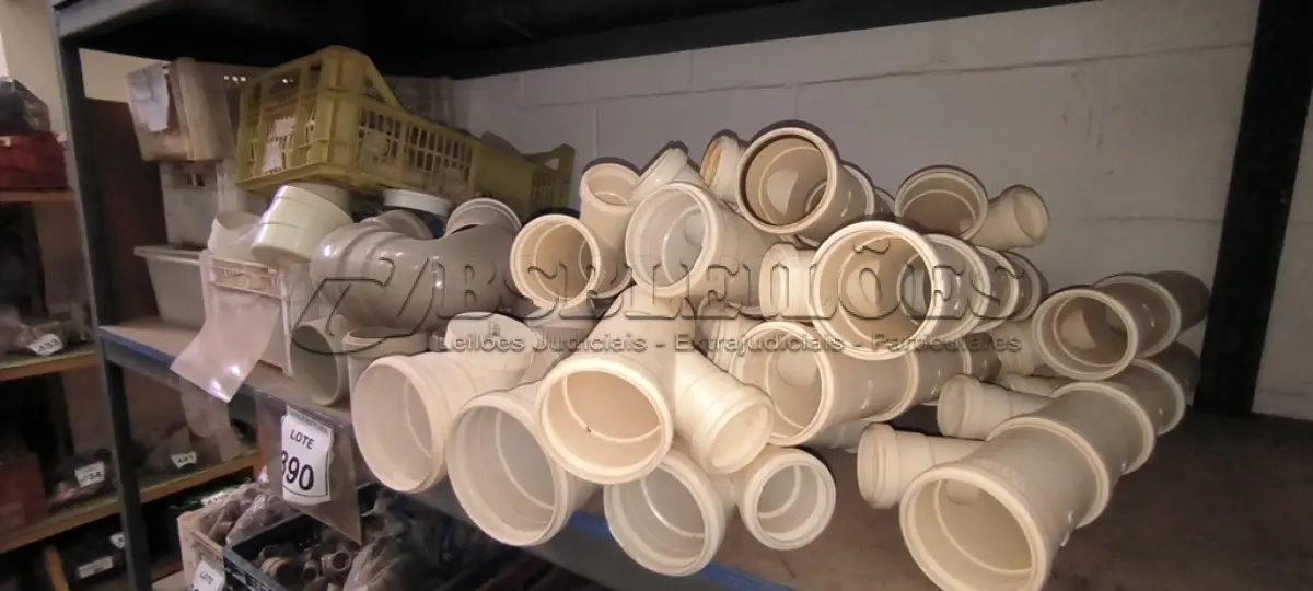 LOTE 390 - 01 LOTE DE JUNÇÃO DE 75X50MM PARA ESGOTO, TE DE INSPEÇÃO 100X75MM, LUVA DE 75MM E JOELHO DE 100. (NO ESTADO) ATENÇÃO! FAZER A VISITAÇÃO ANTES DE ARREMATAR, NÃO SABEMOS SE FUNCIONA, LEILÃO NÃO TEM GARANTIA E NEM DEVOLUÇÃO, SUJEITO A POSSÍVEIS AVARIAS VISÍVEIS/OCULTAS E/OU AUSÊNCIA DE COMPONENTES.
