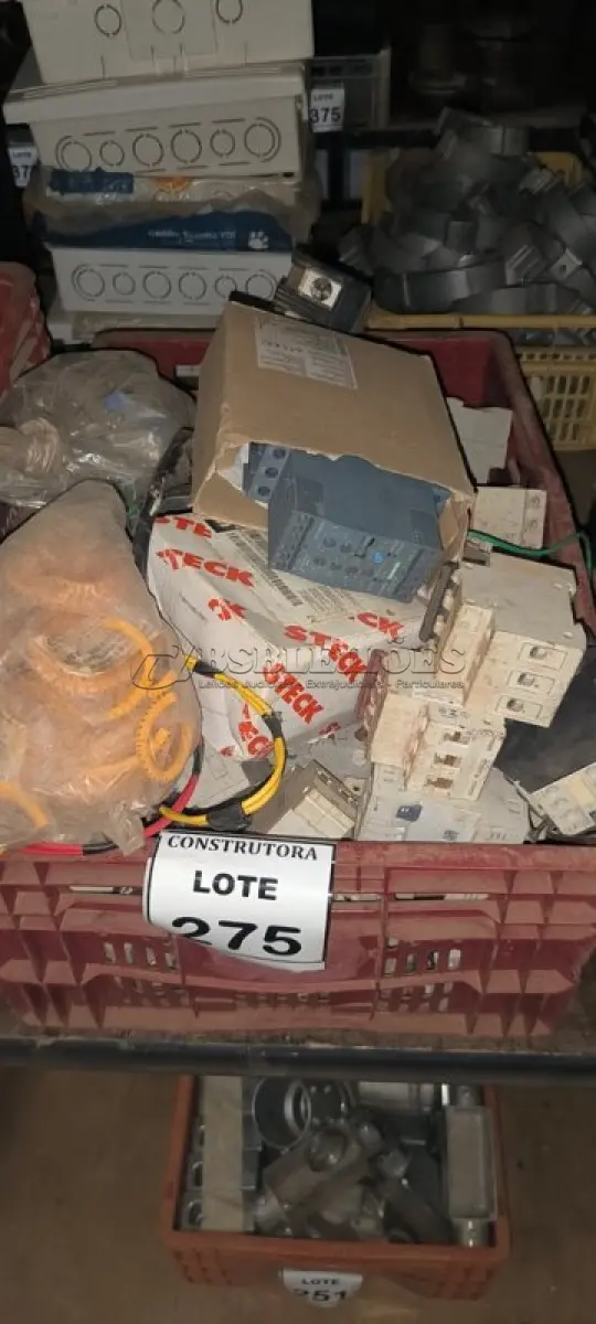 LOTE 275 - 01 LOTE COM DISJUNTORES DIVERSOS. (CAIXA ORGANIZADORA NAO INCLUSA) (NO ESTADO) ATENÇÃO! FAZER A VISITAÇÃO ANTES DE ARREMATAR, NÃO SABEMOS SE FUNCIONA, LEILÃO NÃO TEM GARANTIA E NEM DEVOLUÇÃO, SUJEITO A POSSÍVEIS AVARIAS VISÍVEIS/OCULTAS E/OU AUSÊNCIA DE COMPONENTES.