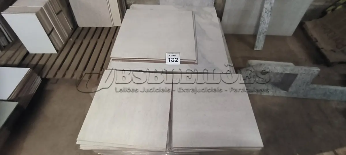 LOTE 182