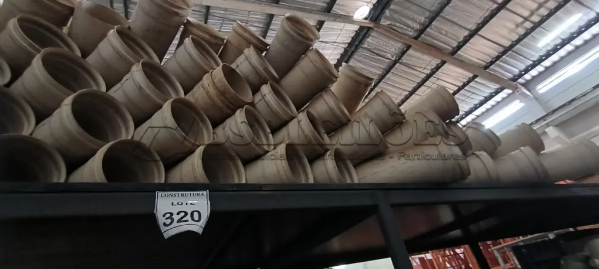 LOTE 320 - 01 LOTE COM CURVAS PVC PARA ESGOTO 90’X150MM. (NO ESTADO) ATENÇÃO! FAZER A VISITAÇÃO ANTES DE ARREMATAR, NÃO SABEMOS SE FUNCIONA, LEILÃO NÃO TEM GARANTIA E NEM DEVOLUÇÃO, SUJEITO A POSSÍVEIS AVARIAS VISÍVEIS/OCULTAS E/OU AUSÊNCIA DE COMPONENTES.