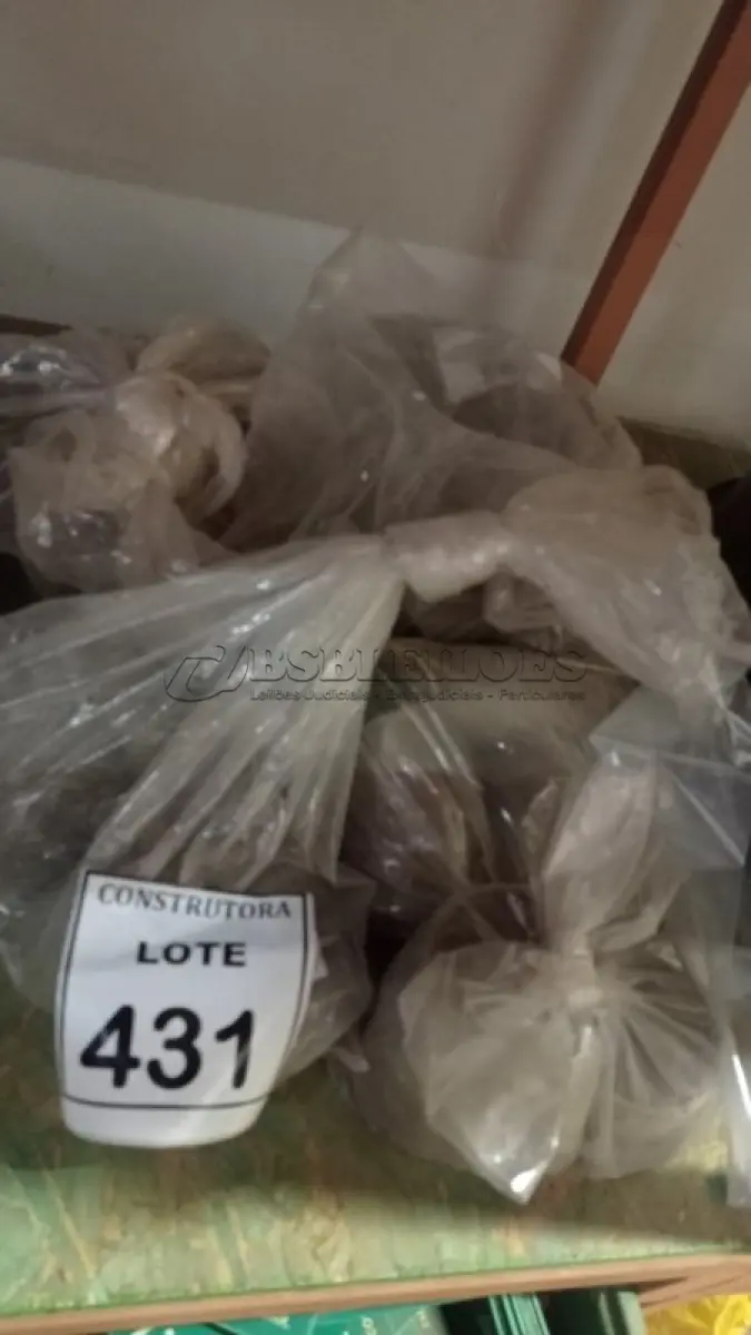 LOTE 431 - 01 LOTE COM CONEXÕES DIVERSAS EM METAIS. (NO ESTADO) ATENÇÃO! FAZER A VISITAÇÃO ANTES DE ARREMATAR, NÃO SABEMOS SE FUNCIONA, LEILÃO NÃO TEM GARANTIA E NEM DEVOLUÇÃO, SUJEITO A POSSÍVEIS AVARIAS VISÍVEIS/OCULTAS E/OU AUSÊNCIA DE COMPONENTES. 
