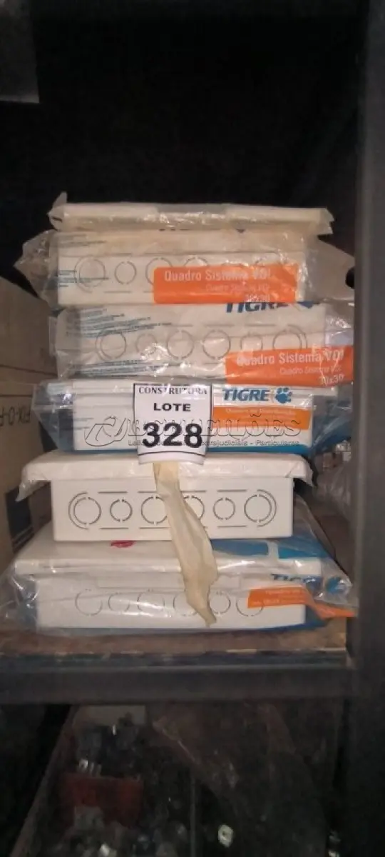 LOTE 328 - 01 LOTE COM QUADROS DE SISTEMA VDI. (NO ESTADO) ATENÇÃO! FAZER A VISITAÇÃO ANTES DE ARREMATAR, NÃO SABEMOS SE FUNCIONA, LEILÃO NÃO TEM GARANTIA E NEM DEVOLUÇÃO, SUJEITO A POSSÍVEIS AVARIAS VISÍVEIS/OCULTAS E/OU AUSÊNCIA DE COMPONENTES.