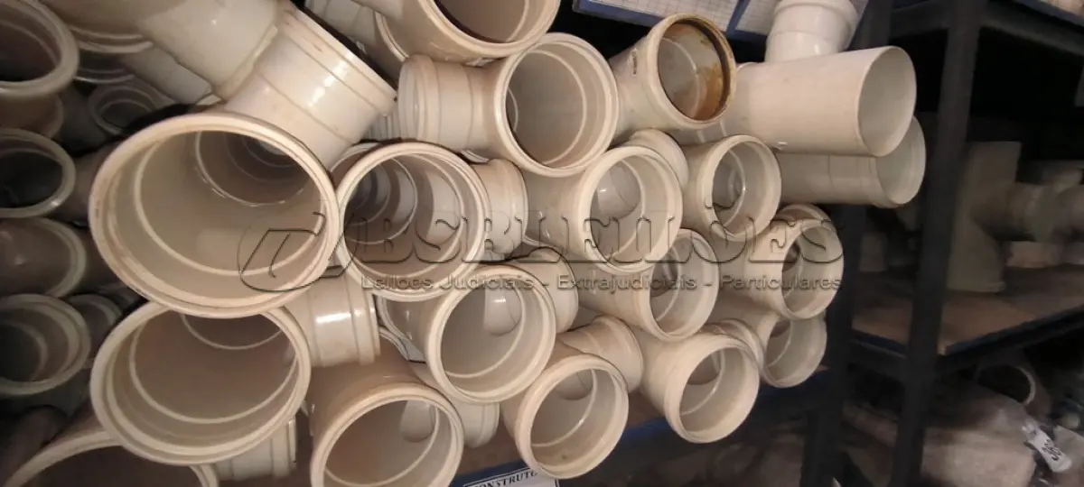 LOTE 373 - 01 LOTE COM TE EM PVC PARA ESGOTO SN 100X75MM. (NO ESTADO) ATENÇÃO! FAZER A VISITAÇÃO ANTES DE ARREMATAR, NÃO SABEMOS SE FUNCIONA, LEILÃO NÃO TEM GARANTIA E NEM DEVOLUÇÃO, SUJEITO A POSSÍVEIS AVARIAS VISÍVEIS/OCULTAS E/OU AUSÊNCIA DE COMPONENTES.