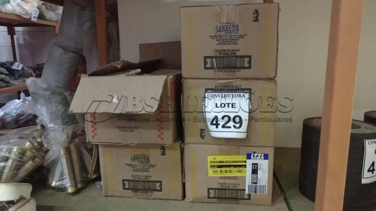 LOTE 429 - 01 LOTE COM XADREZ EM PÓ VERMELHO E AMARELO. (NO ESTADO) ATENÇÃO! FAZER A VISITAÇÃO ANTES DE ARREMATAR, NÃO SABEMOS SE FUNCIONA, LEILÃO NÃO TEM GARANTIA E NEM DEVOLUÇÃO, SUJEITO A POSSÍVEIS AVARIAS VISÍVEIS/OCULTAS E/OU AUSÊNCIA DE COMPONENTES.