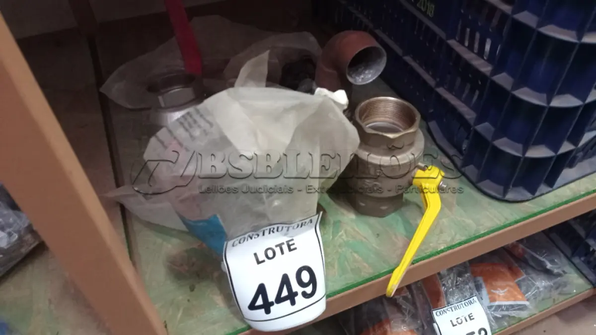 LOTE 449 - 01 LOTE COM REGISTROS DIVERSOS EM METAL. (NO ESTADO) ATENÇÃO! FAZER A VISITAÇÃO ANTES DE ARREMATAR, NÃO SABEMOS SE FUNCIONA, LEILÃO NÃO TEM GARANTIA E NEM DEVOLUÇÃO, SUJEITO A POSSÍVEIS AVARIAS VISÍVEIS/OCULTAS E/OU AUSÊNCIA DE COMPONENTES.