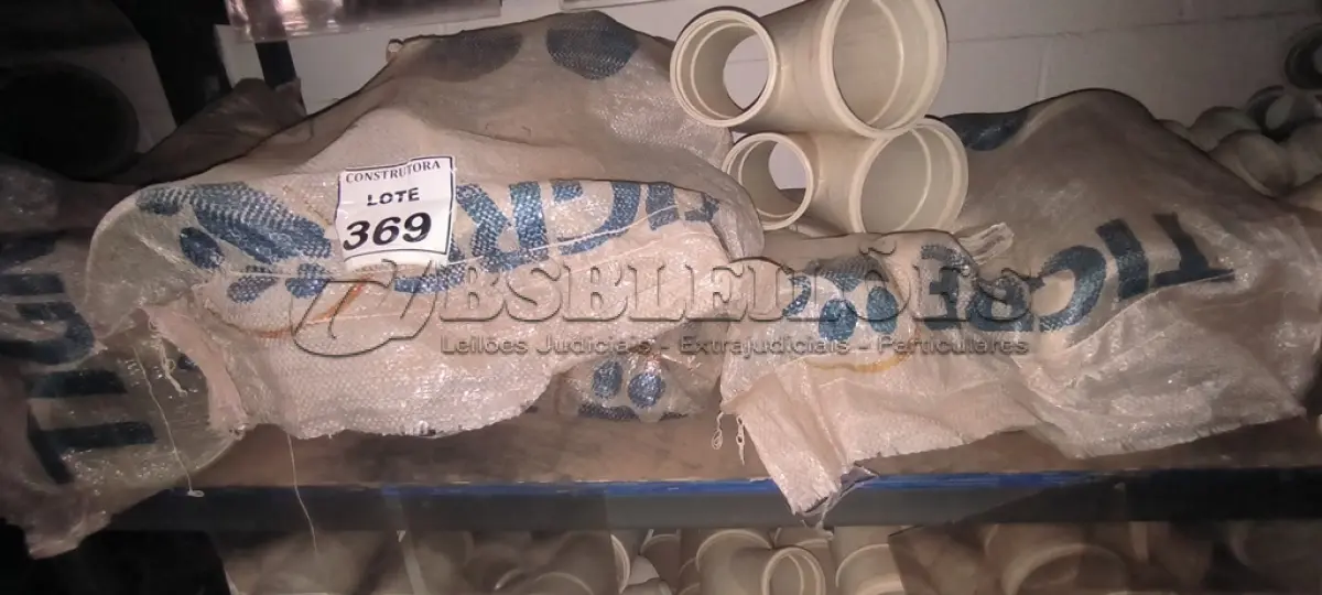 LOTE 369 - 01 LOTE COM JUNÇÃO SIMPLES EM PVC DE 150X100. (NO ESTADO) ATENÇÃO! FAZER A VISITAÇÃO ANTES DE ARREMATAR, NÃO SABEMOS SE FUNCIONA, LEILÃO NÃO TEM GARANTIA E NEM DEVOLUÇÃO, SUJEITO A POSSÍVEIS AVARIAS VISÍVEIS/OCULTAS E/OU AUSÊNCIA DE COMPONENTES.
