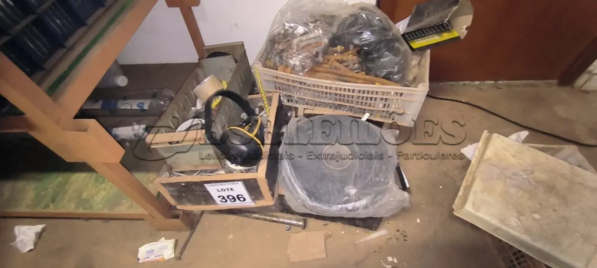 LOTE 396 - 01 LOTE COM PARAFUSOS DIVERSOS TAMANHOS E MODELOS. (NO ESTADO) ATENÇÃO! FAZER A VISITAÇÃO ANTES DE ARREMATAR, NÃO SABEMOS SE FUNCIONA, LEILÃO NÃO TEM GARANTIA E NEM DEVOLUÇÃO, SUJEITO A POSSÍVEIS AVARIAS VISÍVEIS/OCULTAS E/OU AUSÊNCIA DE COMPONENTES.