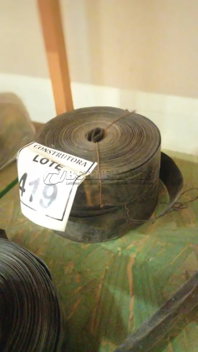 LOTE 419 - 01 LOTE COM ROLOS DE MANGUEIRA PARA JARDINS. (NO ESTADO) ATENÇÃO! FAZER A VISITAÇÃO ANTES DE ARREMATAR, NÃO SABEMOS SE FUNCIONA, LEILÃO NÃO TEM GARANTIA E NEM DEVOLUÇÃO, SUJEITO A POSSÍVEIS AVARIAS VISÍVEIS/OCULTAS E/OU AUSÊNCIA DE COMPONENTES.