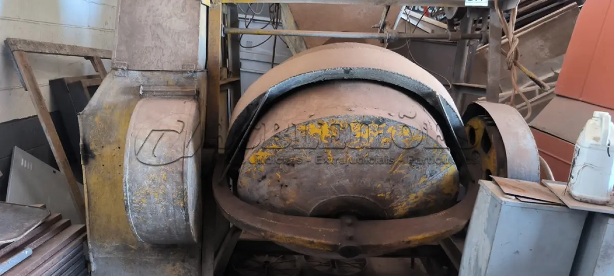 LOTE 211 - 01 BETONEIRA INDUSTRIAL TRIFÁSICO NA COR AMARELO. (NO ESTADO) ATENÇÃO! FAZER A VISITAÇÃO ANTES DE ARREMATAR, NÃO SABEMOS SE FUNCIONA, LEILÃO NÃO TEM GARANTIA E NEM DEVOLUÇÃO, SUJEITO A POSSÍVEIS AVARIAS VISÍVEIS/OCULTAS E/OU AUSÊNCIA DE COMPONENTES.
