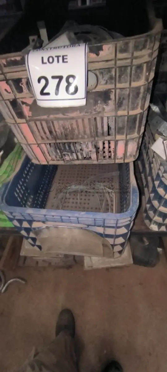 LOTE 278 - 01 LOTE COM ABRAÇADEIRAS TIPO GOTA. (CAIXA ORGANIZADORA NAO INCLUSA) (NO ESTADO) ATENÇÃO! FAZER A VISITAÇÃO ANTES DE ARREMATAR, NÃO SABEMOS SE FUNCIONA, LEILÃO NÃO TEM GARANTIA E NEM DEVOLUÇÃO, SUJEITO A POSSÍVEIS AVARIAS VISÍVEIS/OCULTAS E/OU AUSÊNCIA DE COMPONENTES.