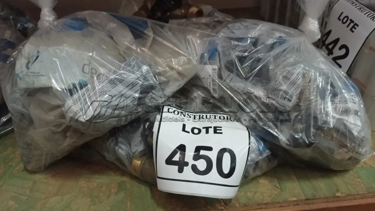 LOTE 450 - 03 SACOS COM REGISTROS GAVETA EUROPA DN 20X3/4. (NO ESTADO) ATENÇÃO! FAZER A VISITAÇÃO ANTES DE ARREMATAR, NÃO SABEMOS SE FUNCIONA, LEILÃO NÃO TEM GARANTIA E NEM DEVOLUÇÃO, SUJEITO A POSSÍVEIS AVARIAS VISÍVEIS/OCULTAS E/OU AUSÊNCIA DE COMPONENTES.