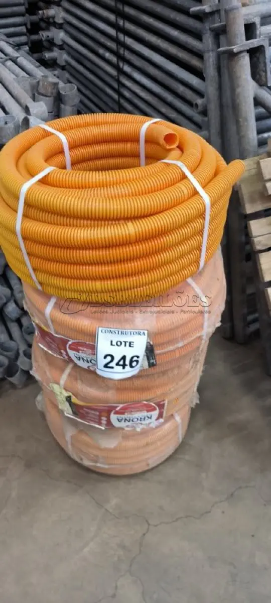 LOTE 246 - 04 ROLOS DE MANGUEIRA CORRUGADA DE 1”. (NO ESTADO) ATENÇÃO! FAZER A VISITAÇÃO ANTES DE ARREMATAR, NÃO SABEMOS SE FUNCIONA, LEILÃO NÃO TEM GARANTIA E NEM DEVOLUÇÃO, SUJEITO A POSSÍVEIS AVARIAS VISÍVEIS/OCULTAS E/OU AUSÊNCIA DE COMPONENTES.
