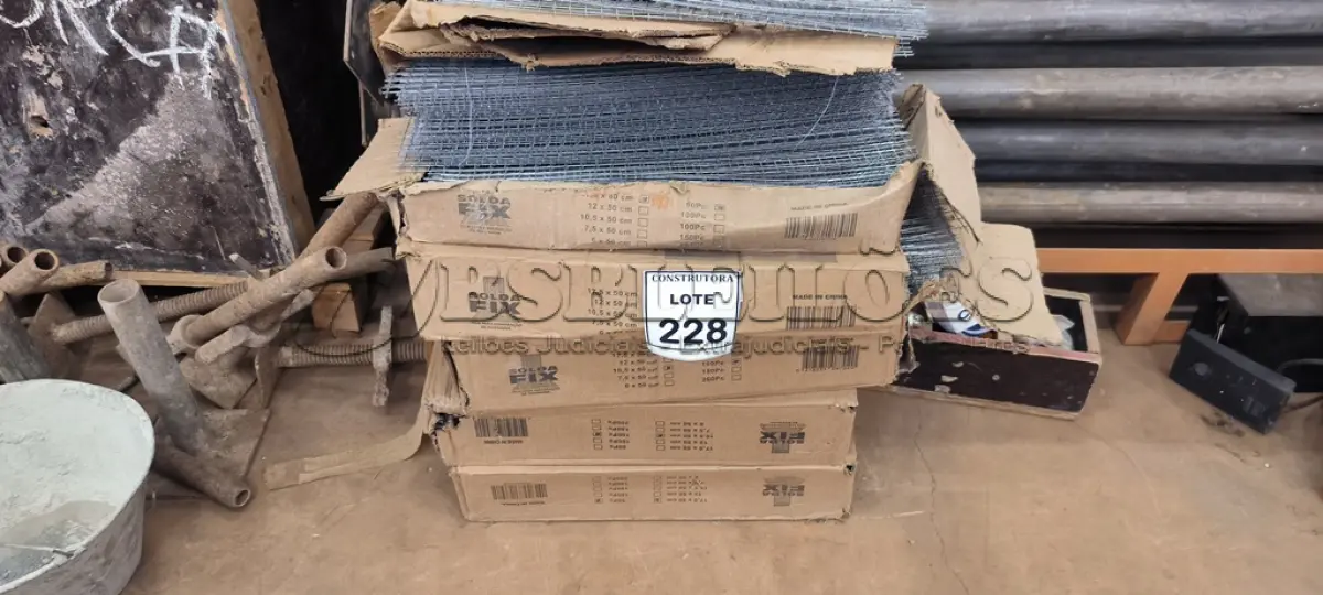 LOTE 228 - 05 CAIXAS COM TELAS PARA CURAR TRINCAS. (NO ESTADO) ATENÇÃO! FAZER A VISITAÇÃO ANTES DE ARREMATAR, NÃO SABEMOS SE FUNCIONA, LEILÃO NÃO TEM GARANTIA E NEM DEVOLUÇÃO, SUJEITO A POSSÍVEIS AVARIAS VISÍVEIS/OCULTAS E/OU AUSÊNCIA DE COMPONENTES.