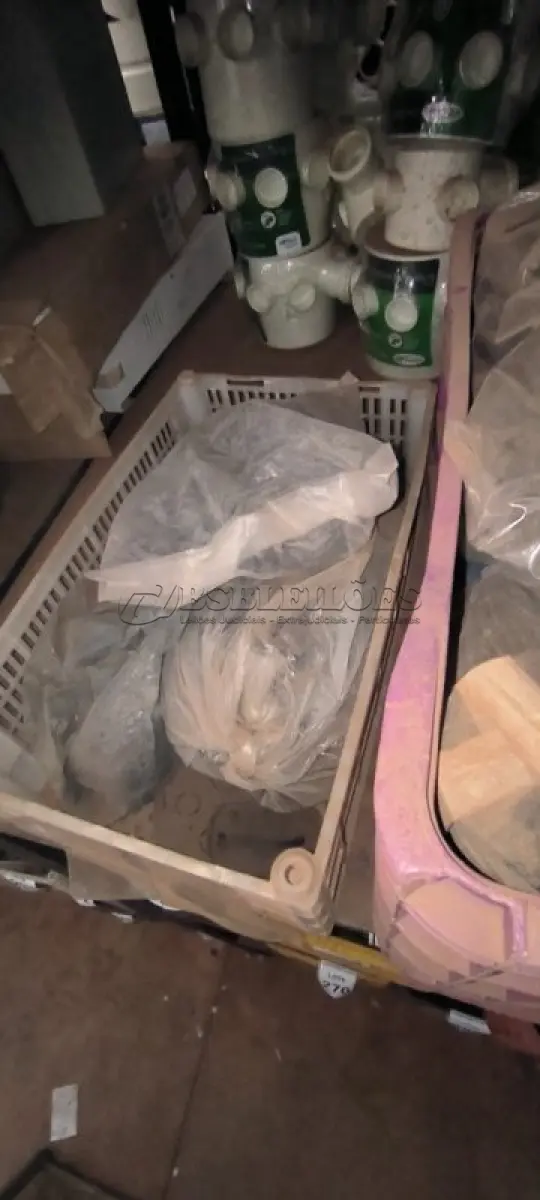 LOTE 305 - 01 LOTE COM TAMPAS EM PVC PARA CAIXAS DE PAREDE. (CAIXA ORGANIZADORA NAO INCLUSA) (NO ESTADO) ATENÇÃO! FAZER A VISITAÇÃO ANTES DE ARREMATAR, NÃO SABEMOS SE FUNCIONA, LEILÃO NÃO TEM GARANTIA E NEM DEVOLUÇÃO, SUJEITO A POSSÍVEIS AVARIAS VISÍVEIS/OCULTAS E/OU AUSÊNCIA DE COMPONENTES.