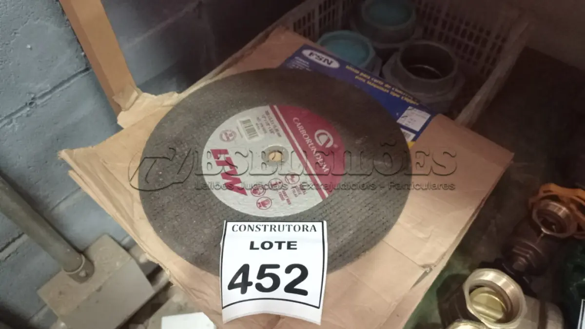 LOTE 452 - 03 DISCOS PARA CORTE DE CONCRETO E ASFALTO PARA MÁQUINAS TIPO CLIPPER 350MM HC4 E 01 DISCO PARA POLICORTE DE 12”. (NO ESTADO) ATENÇÃO! FAZER A VISITAÇÃO ANTES DE ARREMATAR, NÃO SABEMOS SE FUNCIONA, LEILÃO NÃO TEM GARANTIA E NEM DEVOLUÇÃO, SUJEITO A POSSÍVEIS AVARIAS VISÍVEIS/OCULTAS E/OU AUSÊNCIA DE COMPONENTES.