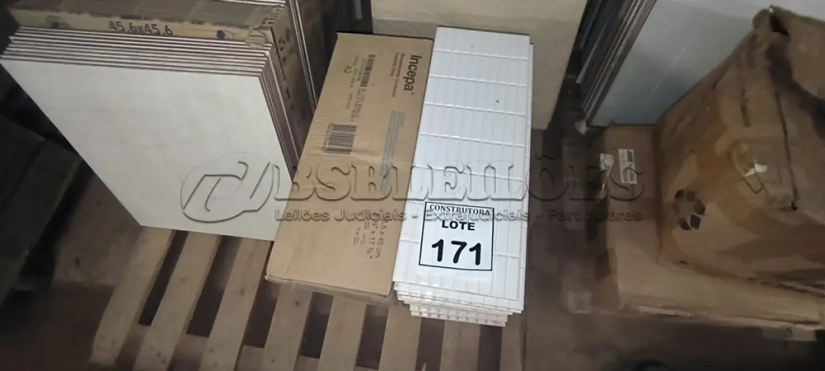 LOTE 171 - 04 CAIXAS DE REVESTIMENTOS INCEPA 16,5X45CM. (NO ESTADO) ATENÇÃO! FAZER A VISITAÇÃO ANTES DE ARREMATAR, NÃO SABEMOS SE FUNCIONA, LEILÃO NÃO TEM GARANTIA E NEM DEVOLUÇÃO, SUJEITO A POSSÍVEIS AVARIAS VISÍVEIS/OCULTAS E/OU AUSÊNCIA DE COMPONENTES.