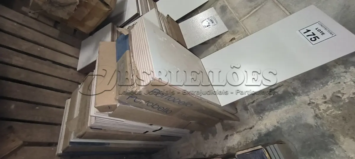 LOTE 175 - 09 CAIXAS DE REVESTIMENTOS PORTOBELO MONOPOROSA 30X60CMCETIM BIANCO. (NO ESTADO) ATENÇÃO! FAZER A VISITAÇÃO ANTES DE ARREMATAR, NÃO SABEMOS SE FUNCIONA, LEILÃO NÃO TEM GARANTIA E NEM DEVOLUÇÃO, SUJEITO A POSSÍVEIS AVARIAS VISÍVEIS/OCULTAS E/OU AUSÊNCIA DE COMPONENTES.