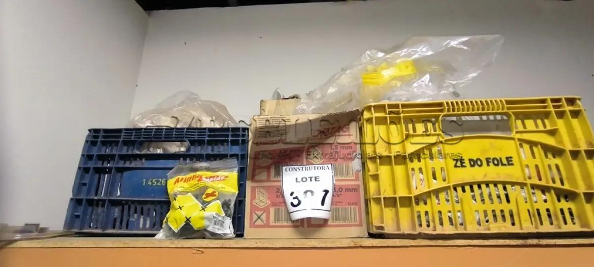 LOTE 397 - 01 LOTE COM ESPAÇADORES E NIVELADORES DE PISO. (CAIXA ORGANIZADORA NAO INCLUSA) (NO ESTADO) ATENÇÃO! FAZER A VISITAÇÃO ANTES DE ARREMATAR, NÃO SABEMOS SE FUNCIONA, LEILÃO NÃO TEM GARANTIA E NEM DEVOLUÇÃO, SUJEITO A POSSÍVEIS AVARIAS VISÍVEIS/OCULTAS E/OU AUSÊNCIA DE COMPONENTES.