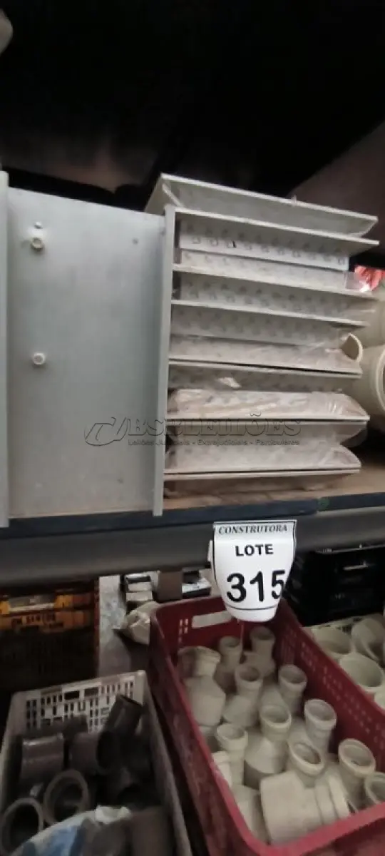LOTE 315 - 01 LOTE COM TAMPAS DE VENTILAÇÃO. (NO ESTADO) ATENÇÃO! FAZER A VISITAÇÃO ANTES DE ARREMATAR, NÃO SABEMOS SE FUNCIONA, LEILÃO NÃO TEM GARANTIA E NEM DEVOLUÇÃO, SUJEITO A POSSÍVEIS AVARIAS VISÍVEIS/OCULTAS E/OU AUSÊNCIA DE COMPONENTES.