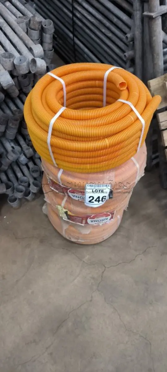 LOTE 246 - 04 ROLOS DE MANGUEIRA CORRUGADA DE 1”. (NO ESTADO) ATENÇÃO! FAZER A VISITAÇÃO ANTES DE ARREMATAR, NÃO SABEMOS SE FUNCIONA, LEILÃO NÃO TEM GARANTIA E NEM DEVOLUÇÃO, SUJEITO A POSSÍVEIS AVARIAS VISÍVEIS/OCULTAS E/OU AUSÊNCIA DE COMPONENTES.