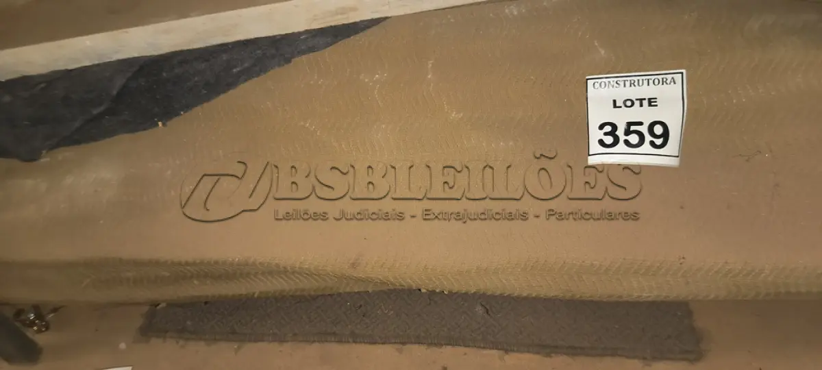 LOTE 359 - 01 TAPETE. (NO ESTADO) ATENÇÃO! FAZER A VISITAÇÃO ANTES DE ARREMATAR, NÃO SABEMOS SE FUNCIONA, LEILÃO NÃO TEM GARANTIA E NEM DEVOLUÇÃO, SUJEITO A POSSÍVEIS AVARIAS VISÍVEIS/OCULTAS E/OU AUSÊNCIA DE COMPONENTES.