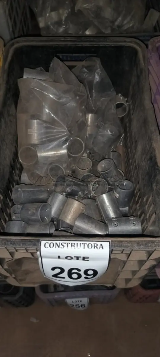 LOTE 269 - 01 LOTE COM LUVAS DE EMENDA ZINCADA. (CAIXA ORGANIZADORA NAO INCLUSA) (NO ESTADO) ATENÇÃO! FAZER A VISITAÇÃO ANTES DE ARREMATAR, NÃO SABEMOS SE FUNCIONA, LEILÃO NÃO TEM GARANTIA E NEM DEVOLUÇÃO, SUJEITO A POSSÍVEIS AVARIAS VISÍVEIS/OCULTAS E/OU AUSÊNCIA DE COMPONENTES.