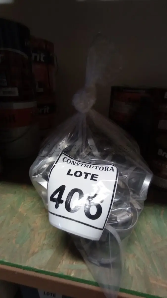 LOTE 406 - 01 SACO COM ABRAÇADEIRAS. (NO ESTADO) ATENÇÃO! FAZER A VISITAÇÃO ANTES DE ARREMATAR, NÃO SABEMOS SE FUNCIONA, LEILÃO NÃO TEM GARANTIA E NEM DEVOLUÇÃO, SUJEITO A POSSÍVEIS AVARIAS VISÍVEIS/OCULTAS E/OU AUSÊNCIA DE COMPONENTES.