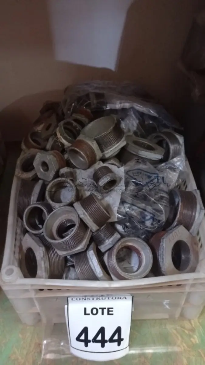 LOTE 444 - 01 LOTE COM BUCHAS EM FERRO GALVANIZADO. (CAIXA ORGANIZADORA NAO INCLUSA) (NO ESTADO) ATENÇÃO! FAZER A VISITAÇÃO ANTES DE ARREMATAR, NÃO SABEMOS SE FUNCIONA, LEILÃO NÃO TEM GARANTIA E NEM DEVOLUÇÃO, SUJEITO A POSSÍVEIS AVARIAS VISÍVEIS/OCULTAS E/OU AUSÊNCIA DE COMPONENTES.