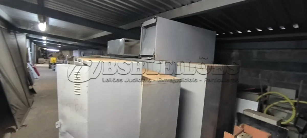 LOTE 204 - 01 LOTE COM ARQUIVOS DE AÇO E ARMÁRIOS ROUPEIROS. (NO ESTADO) ATENÇÃO! FAZER A VISITAÇÃO ANTES DE ARREMATAR, NÃO SABEMOS SE FUNCIONA, LEILÃO NÃO TEM GARANTIA E NEM DEVOLUÇÃO, SUJEITO A POSSÍVEIS AVARIAS VISÍVEIS/OCULTAS E/OU AUSÊNCIA DE COMPONENTES.