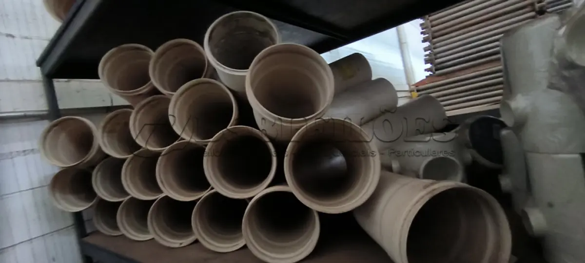 LOTE 321 - 01 LOTE COM CURVAS PVC PARA ESGOTO 90’X150MM. (NO ESTADO) ATENÇÃO! FAZER A VISITAÇÃO ANTES DE ARREMATAR, NÃO SABEMOS SE FUNCIONA, LEILÃO NÃO TEM GARANTIA E NEM DEVOLUÇÃO, SUJEITO A POSSÍVEIS AVARIAS VISÍVEIS/OCULTAS E/OU AUSÊNCIA DE COMPONENTES.